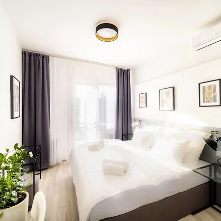 Mozart's & Terrace Apartman