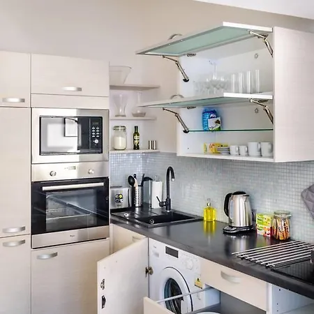 Mozart's & Terrace Apartman *